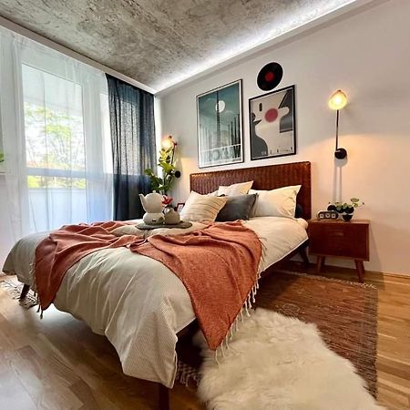 Modern Retro Apart ~ 800M Main Square Вроцлав Екстериор снимка