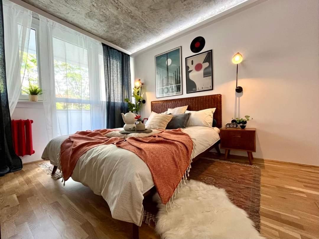 Modern Retro Apart ~ 800M Main Square Вроцлав Екстериор снимка